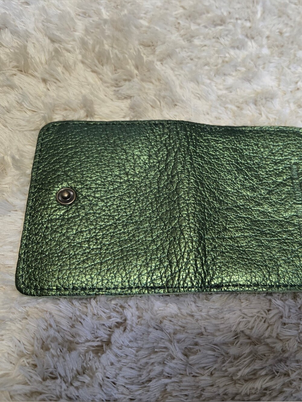 Portland Leather Goods Metallic Green Pebbled Snap Wallet - Picture 3 of 6
